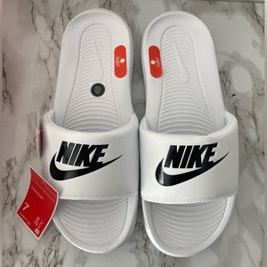 New with tags, never worn Nike Victori One Slides, White, Women’s size 7
